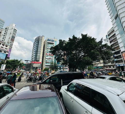 ব্যাস্ততম শহর গুলশান ২, ঢাকা, বাংলাদেশ।