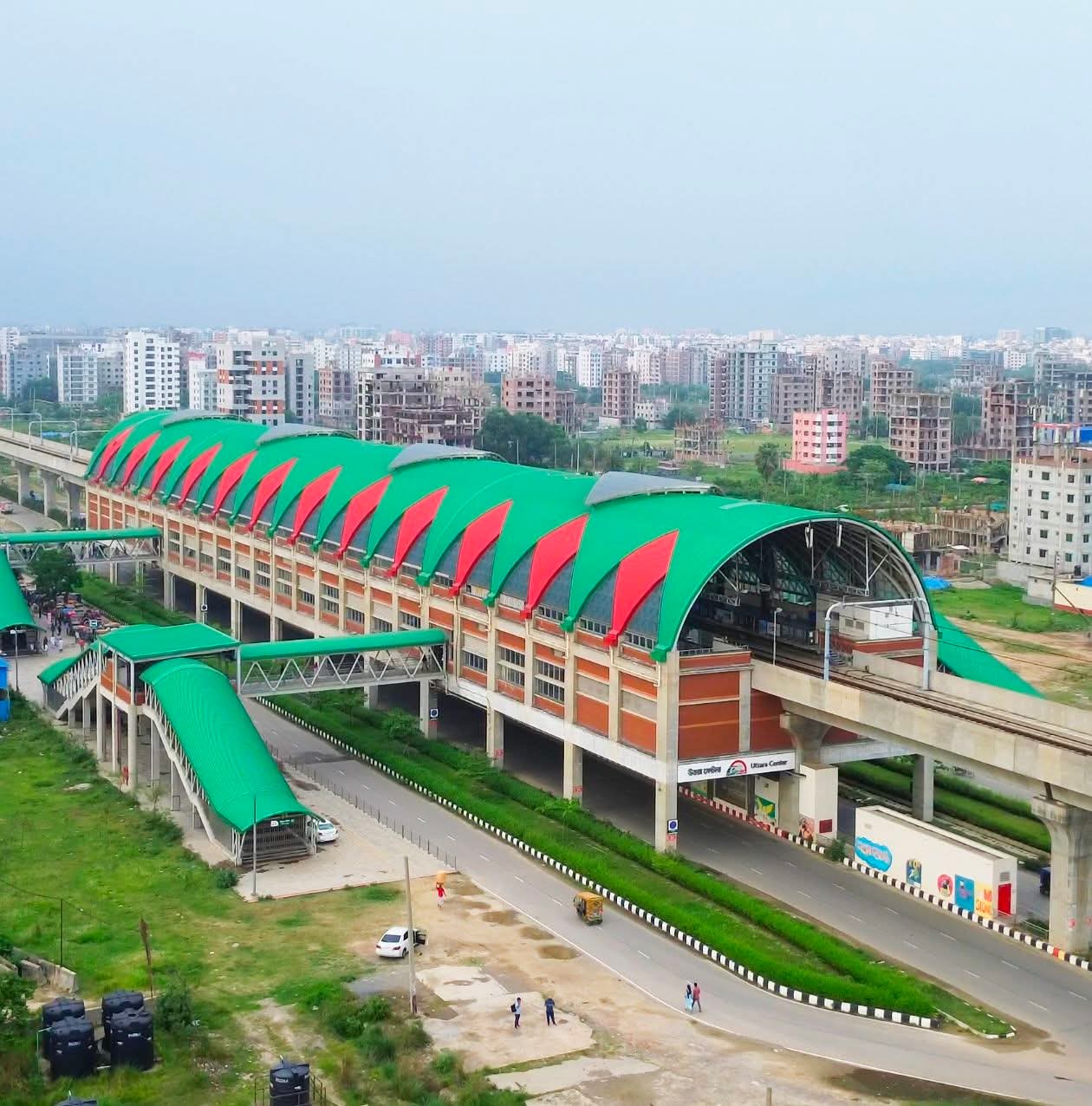 পাখির চোখে উত্তরা সেন্টার মেট্রোরেল স্টেশন।
