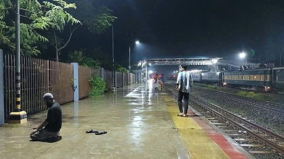 মুমিনের জন্য নামাজ হলো অন্তরের প্রশান্তি।❤️