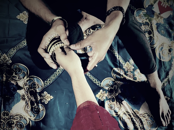 নারী যত্নে হারিয়ে যায়, যেখানে সত্যিকারের যত্ন পায়, সেখানেই নিজের ঠিকানা বানিয়ে নেয়!🌸