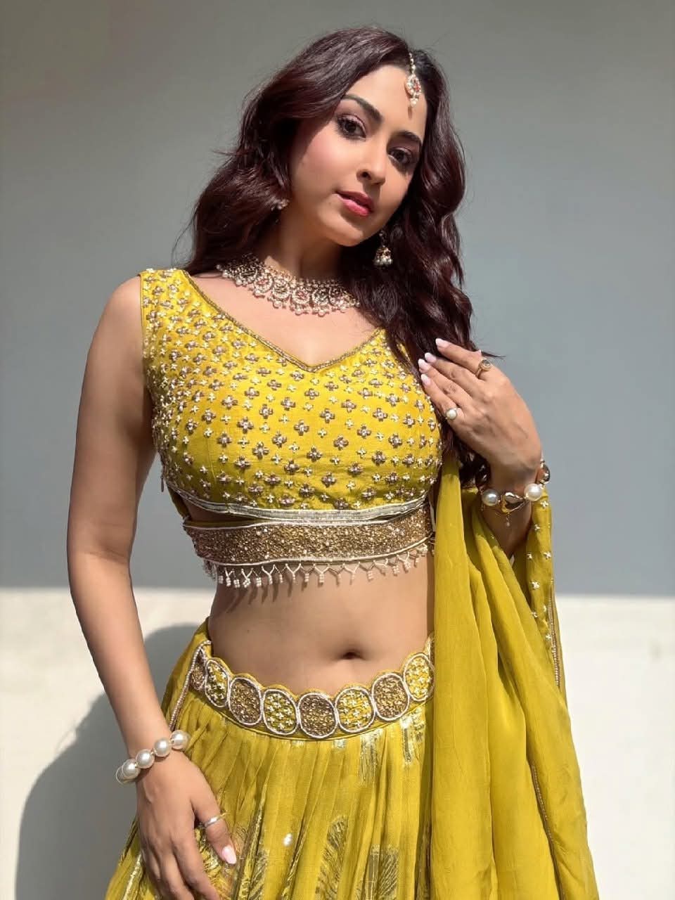 Eeshanya Maheshwari Navel