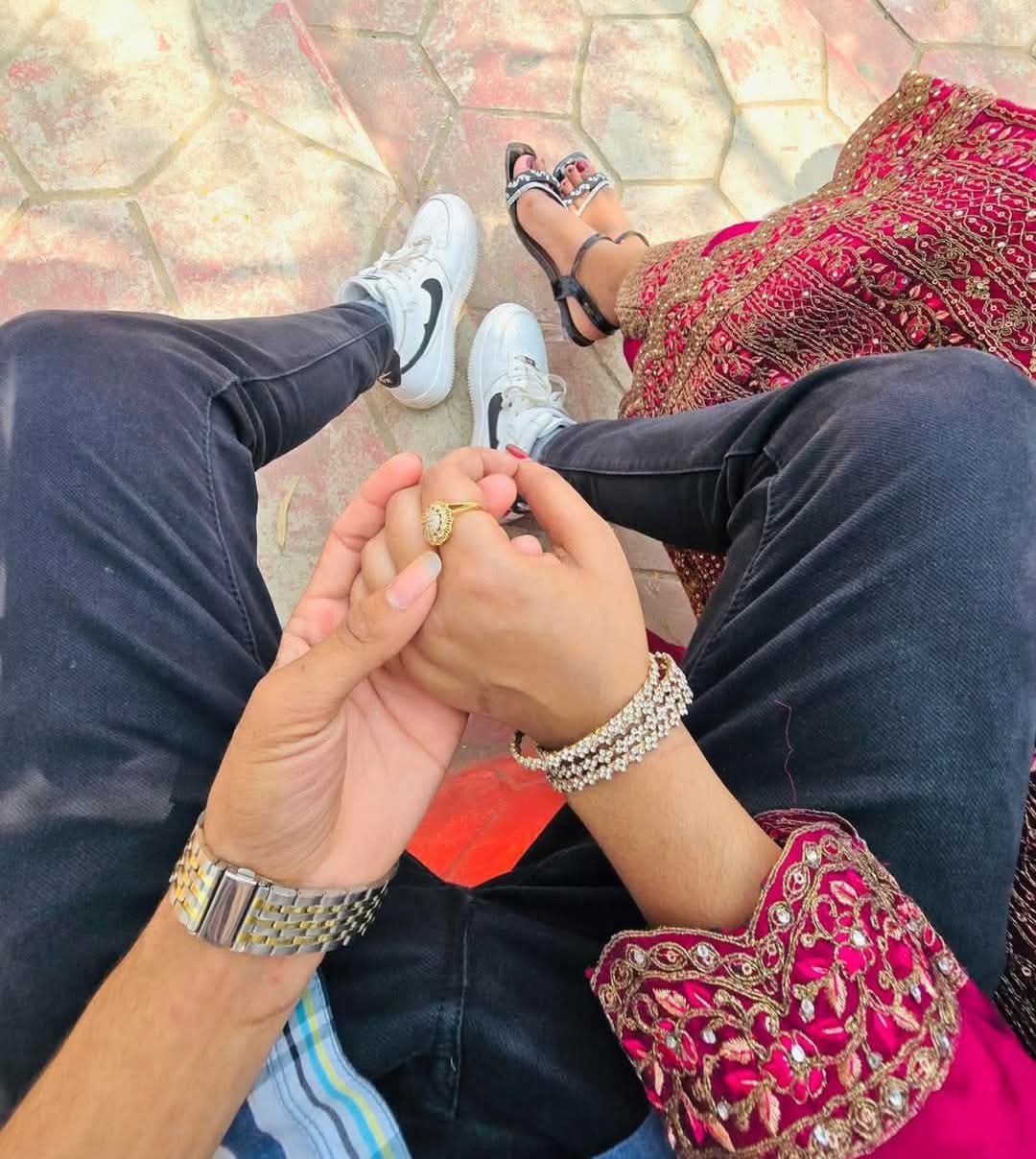 প্রতিটা ছেলের জীবনে এমন একজন থাকুক, যে খা'রাপ সময়ে ভরসা হয়ে পাশে দাঁড়াবে!🖤💫