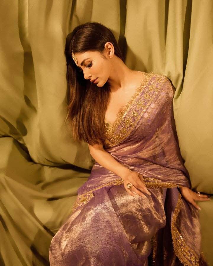 Mouni Roy - Saree Lover