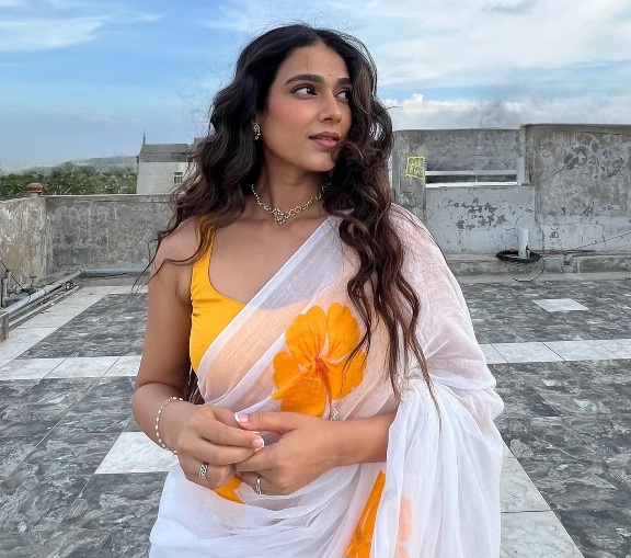 Aakanksha Singh - Indian Saree Beauty