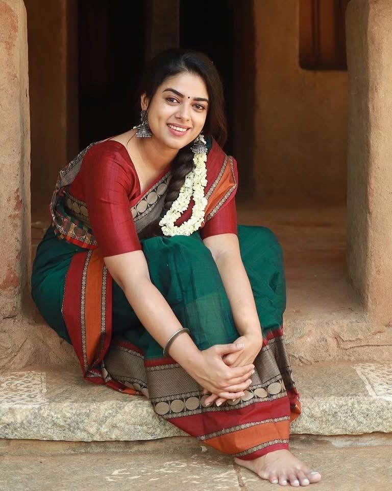 Siddhi Idnani - Indian Saree Beauty