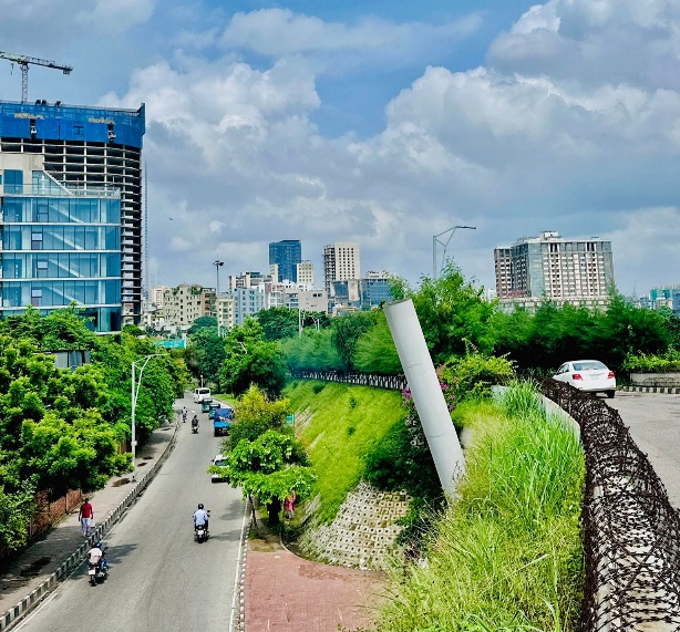 বিদেশ নয়!
এটাই আমাদের ঢাকার হাতিরঝিল!
যেন সৌন্দর্যের এক অনন্য নিদর্শন!💫