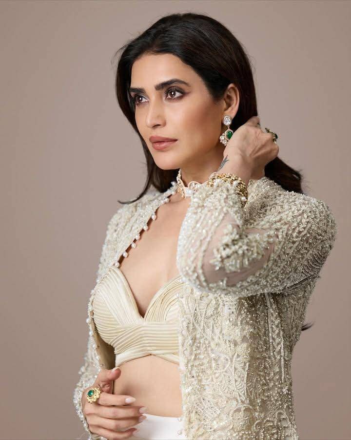 Karishma Tanna - Indian Beautiful Actor - Indian Beautiful Model