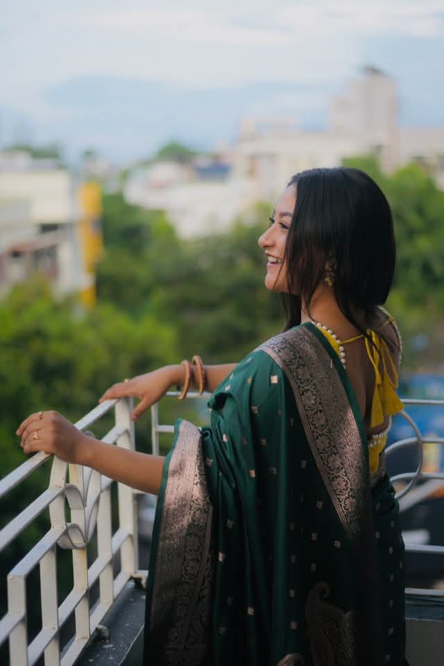 Debolina Mitra - Kolkata Beautiful Actor - Kolkata Saree Model - Kolkata Saree Lover - Kolkata Saree Beauty
