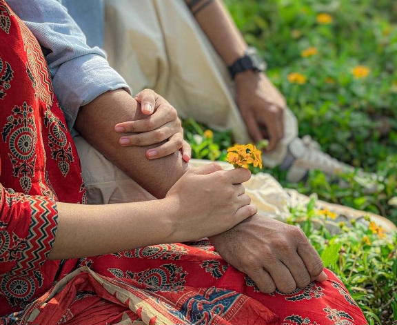 যার সাথে যার শান্তি মিলে।
তার সাথে থাকতে তার ভালো লাগে।