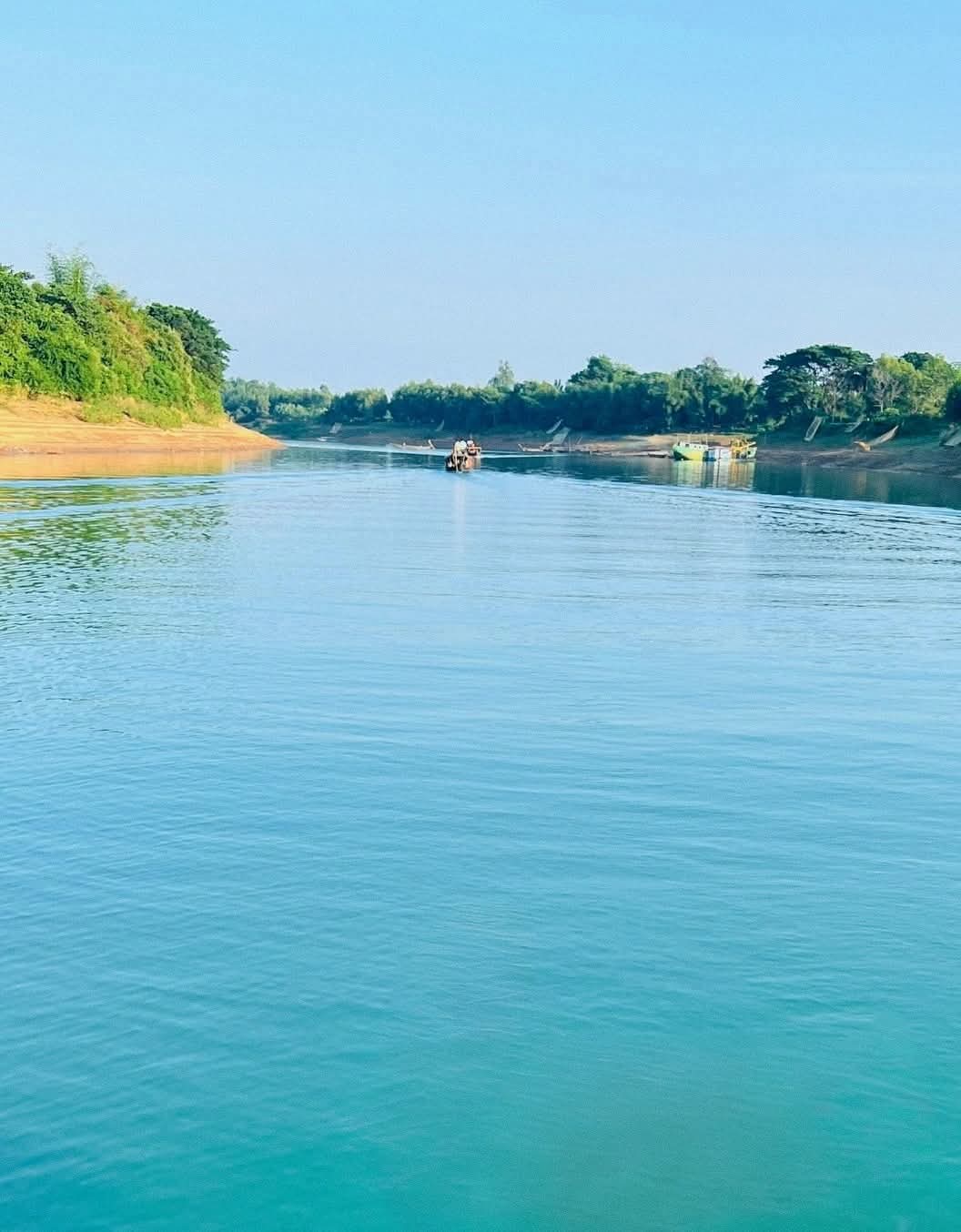 সিলেটের জৈন্তাপুরে নীলজলের নান্দনিক নদী লালাখাল, সিলেট, বাংলাদেশ। ❤️