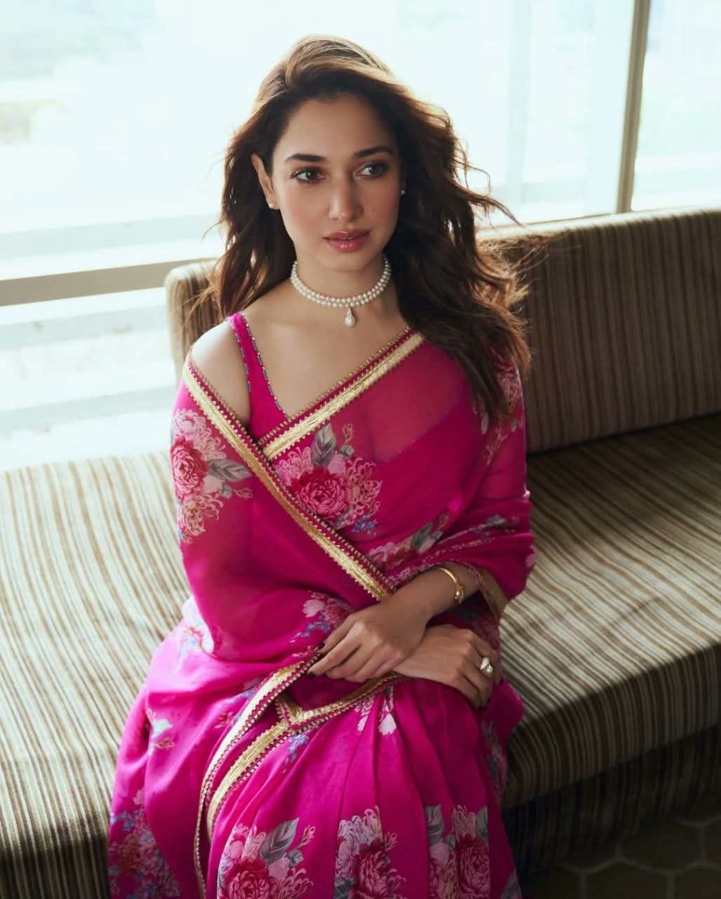Tamannaah Bhatia - Telugu Beautiful Actor - Telugu Saree Beauty - Telugu Beautiful Woman - Telugu Saree Blouse Fashion - Telugu Saree Model - Indian Saree Lover