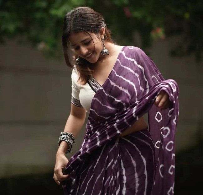 Titli Saha - Kolkata Saree Model - Kolkata Saree Beauty - White Blouse Lover - Purple Saree Love - Kolkata Beautiful Leady - Kolkata Saree Sondori - Kolkata Hot Vabi Photo - Kolkata Saree Fashion - Kolkata Saree Photoshoot - Kolkata Saree Sondori
#TitliSaha #Saree #Blouse #Sareefashion #BlouseStyle