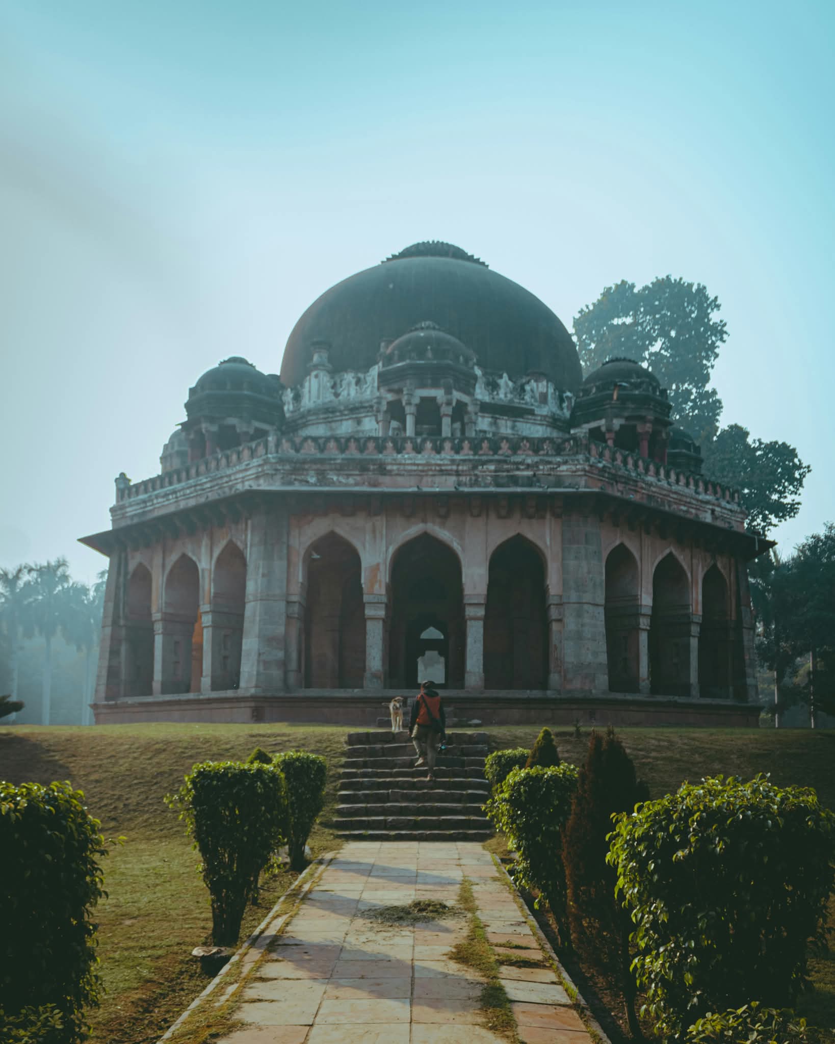 Lodhi Gardens, Lodhi Estate, New Delhi, Delhi, India
#LodhiGardens #LodhiEstate #India