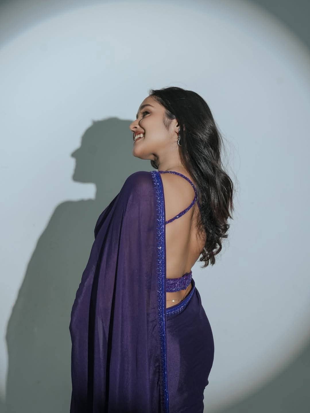 Anikha Surendran - Telugu Saree Model - Telugu Beautiful Actor - Telugu Girl Photo - Telugu Saree Model - Blue Saree Fashion - Telugu Blouse Design - Barkless Blouse Style - Telugu Saree Style - Telugu Saree Fashion