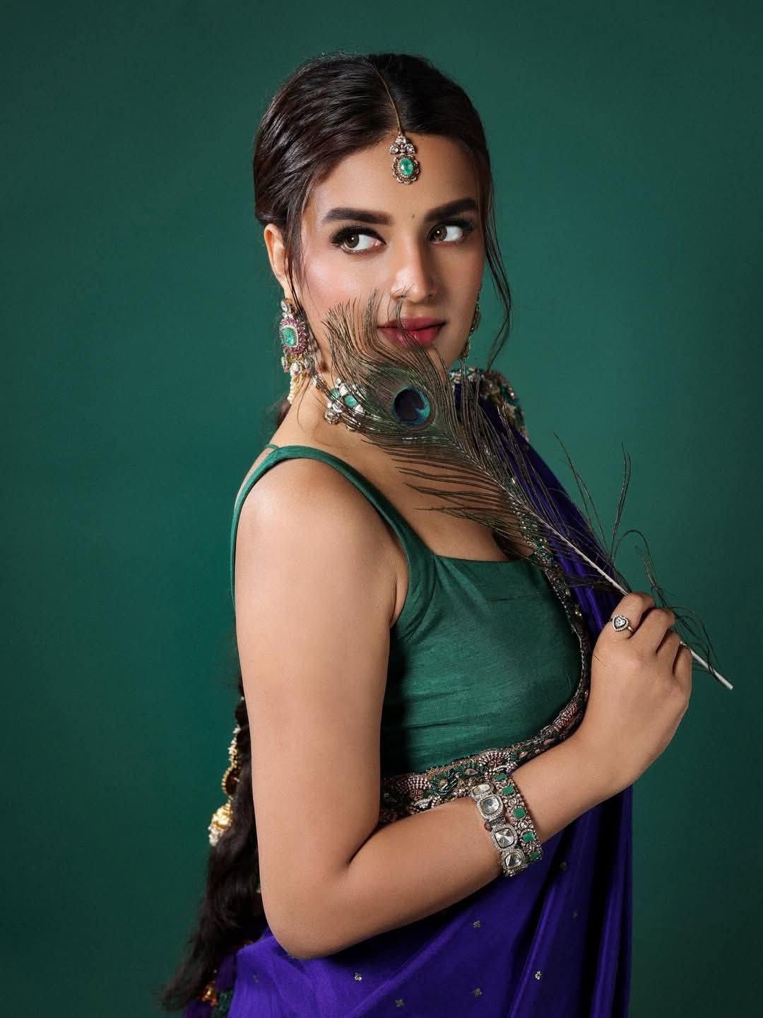Nidhhi Agerwal - Telugu Actor Beauty - Telugu Saree Model - Telugu Saree Blouse Style - Telugu Blouse Design - Telugu Girl Photo - Green Blouse Fashion - Blue Saree Beauty - Telugu Saree Style