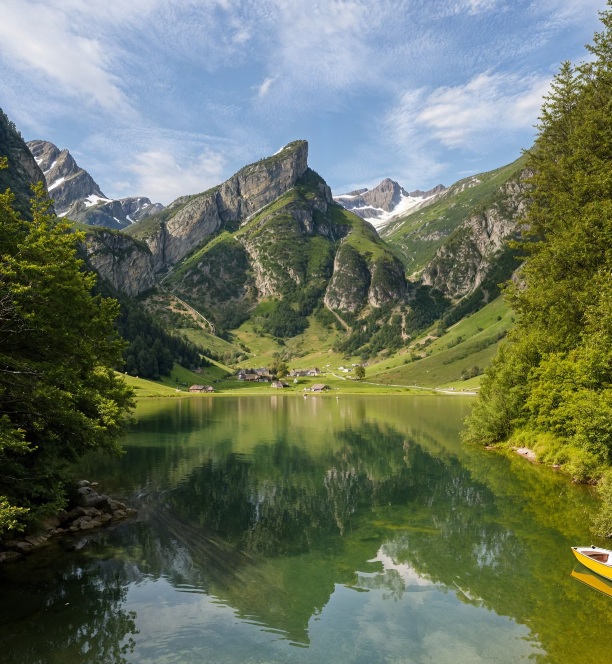 ⛰️ Mirror-like alpine lake, Switzerland!