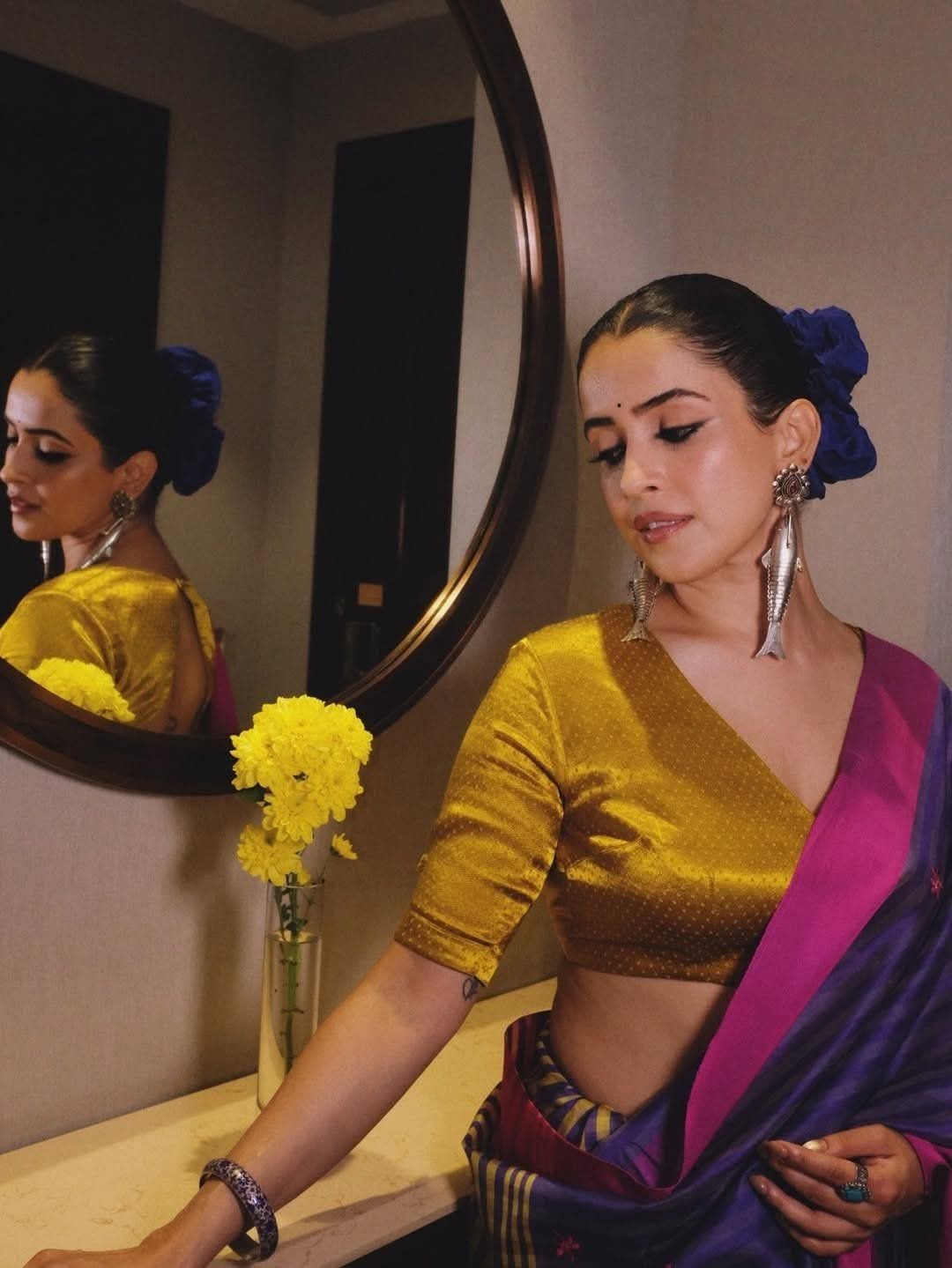 Sanya Malhotra - Indian Actor Beauty - Indian Hot Saree Model - Indian Saree Blouse Style - Indian Blouse Design - Indian Girl Photo - Indian Saree Shoot - Indian Saree Blouse Fashion - Indian Saree Beauty - Indian Saree Style - Indian Saree Photoshoot