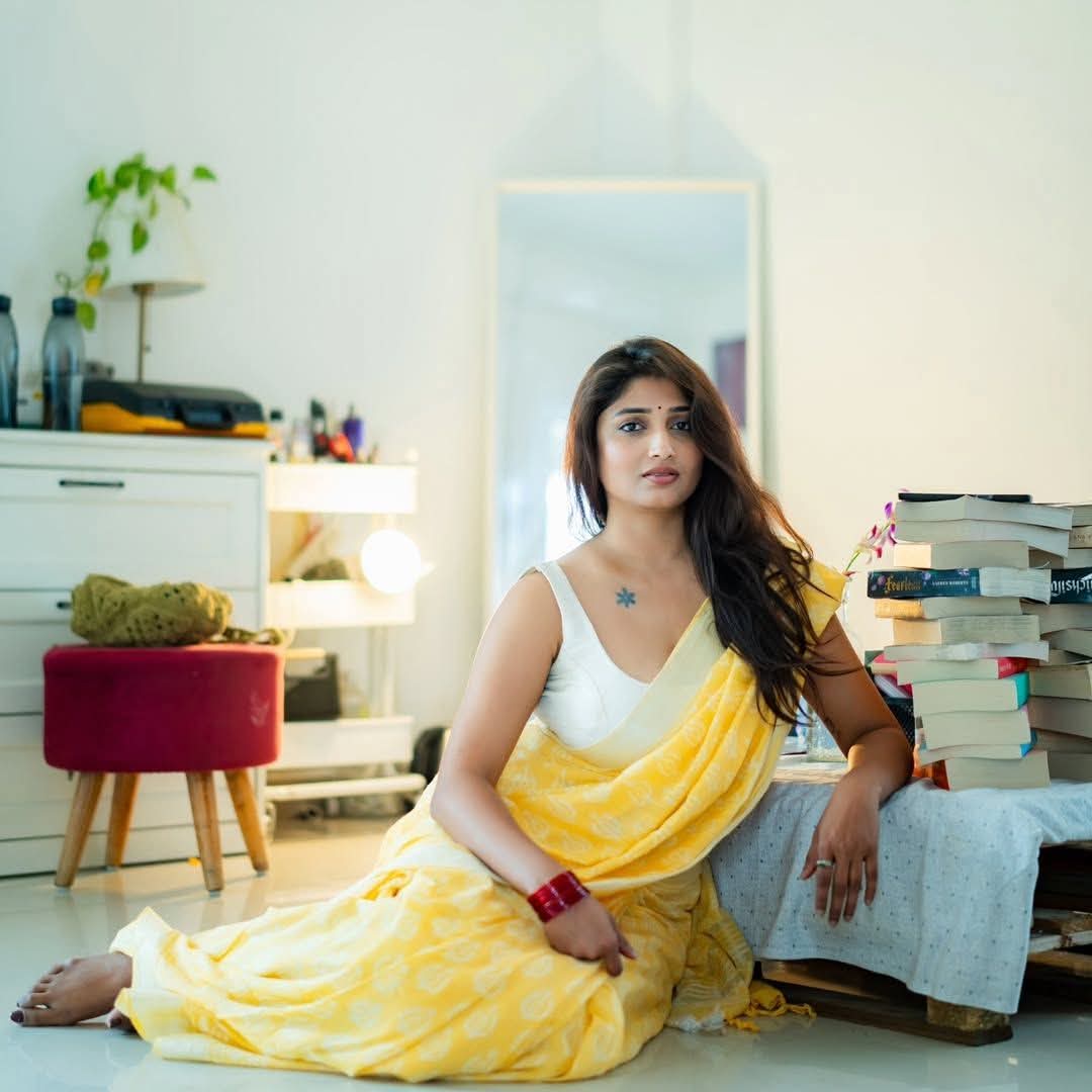 Priya Vadlamani - Indian Actor Saree Beauty - Indian Hot Saree Model - Indian Saree Blouse Style - Indian Blouse Design - Indian Girl Photo - Indian Yellow Saree Fashion - Indian Saree Shoot - Indian White Blouse Lover - Indian Saree Blouse Fashion - Indian Saree Beauty - Indian Saree Style - Indian Saree Photoshoot