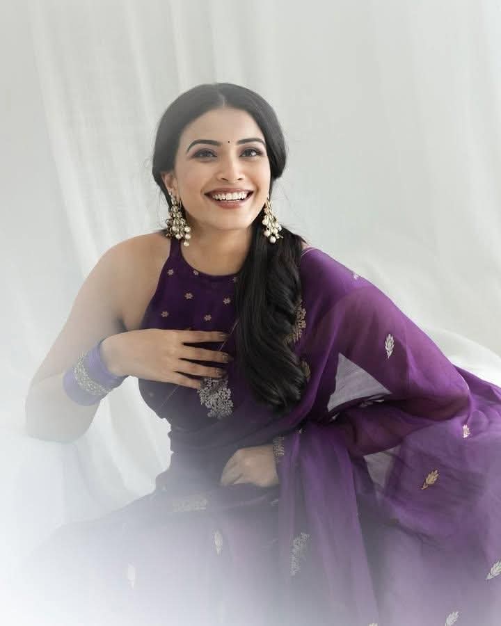 Kavya Shetty - Indian Saree Blouse Model - Indian Blouse Design - Indian Saree Shoot - Indian Purple Saree Beauty - Indian Blouse Beauty - Indian Backless Blouse Fashion - Indian Hot Leady Photo - Purple Blouse Lover - Indian Blouse Style - Indian Saree Photoshoot