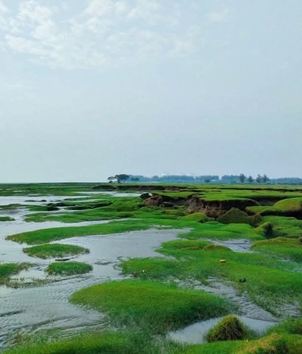 চট্টগ্রামের সীতাকুণ্ডে বাড়বকুণ্ড সমুদ্র সৈকতের অন্যরকম এক সৌন্দর্য আছে।❤️