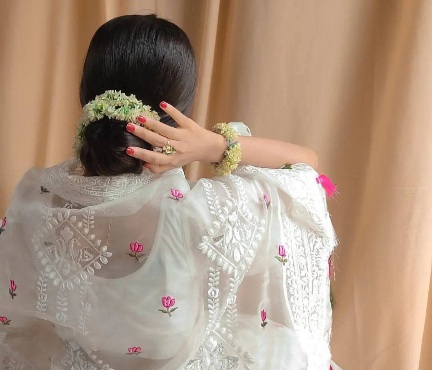 স্নিগ্ধ সুন্দর এই শাড়ির চাহিদা...
কখনো শেষ হবে না...
