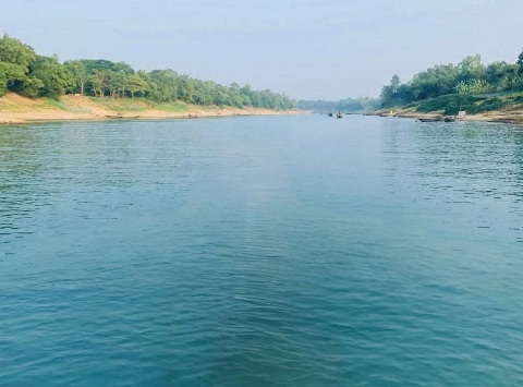 সিলেটের লালাখাল নদী দেশের একমাত্র নীলজলের নদী, যা শীতকালে দারুণ রূপ ধারণ করে।❤️