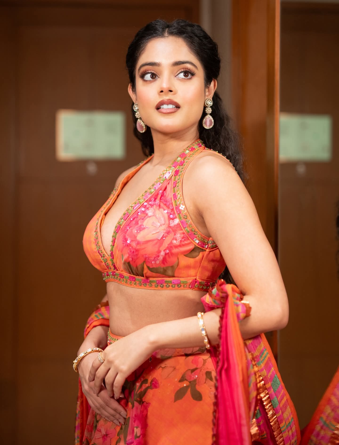Riddhi Kumar - Indian Lehenga Beauty - Indian Lehenga Lover - Indian Girl Photo - Indian Lehenga Fashion - Indian Lehenga Style - Indian Lehenga Photoshoot - Indian Lehenga Design