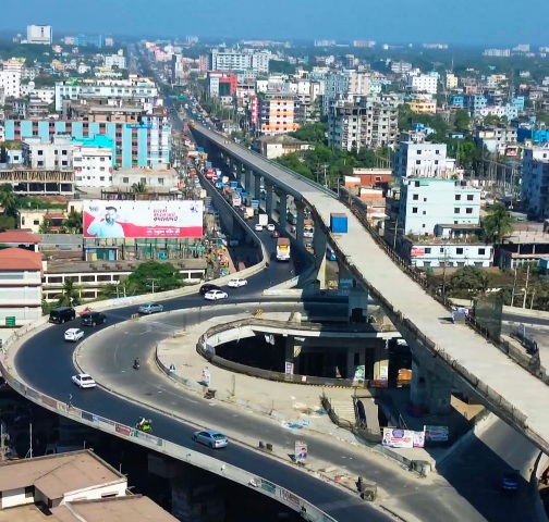 গুরুত্বপূর্ণ গাজীপুর চৌরাস্তা ফ্লাইওভার। গাজীপুর, বাংলাদেশ।