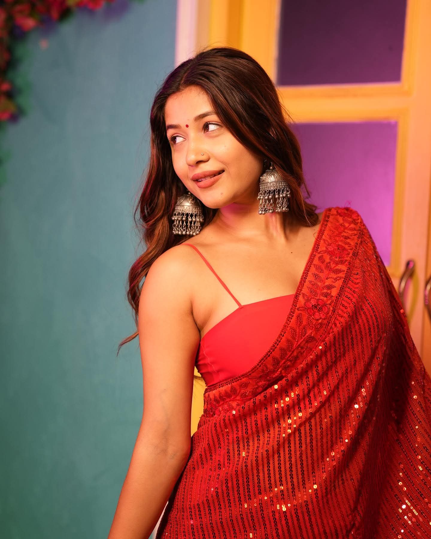 Sakshi Shrivas - Indian Saree Blouse Beauty - Indian Hot Girl Photo - Indian Saree Model - Indian Saree Shoot - Red Blouse Fashion - Indian Saree Lover - Red Saree Fashion - Indian Saree Sondori - Indian Saree Photoshoot