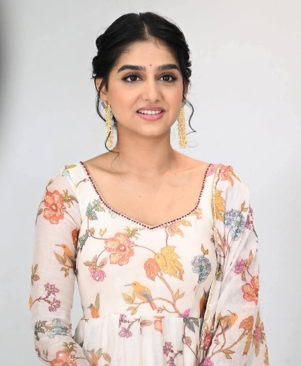 Anaswara Rajan - Indian Beautiful Actor - Indian Beautiful Girl Photo - Indian Leady Actor Photo