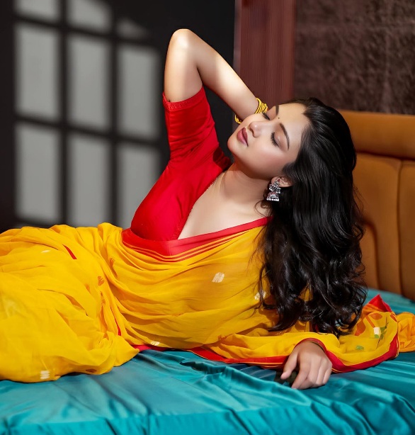 Soumi Ghosh - Indian Red Blouse Yellow Saree Beauty - Indian Hot Saree Model - Indian Yellow Saree Lover - Indian Red Blouse Lover - Indian Saree Sondori - Indian Hot Girl Photo - Indian Saree Shoot - Indian Yellow Saree Red Blouse Fashion - Indian Red Blouse Design - Indian Saree Blouse Style - Indian Red Blouse Yellow Saree Photoshoot