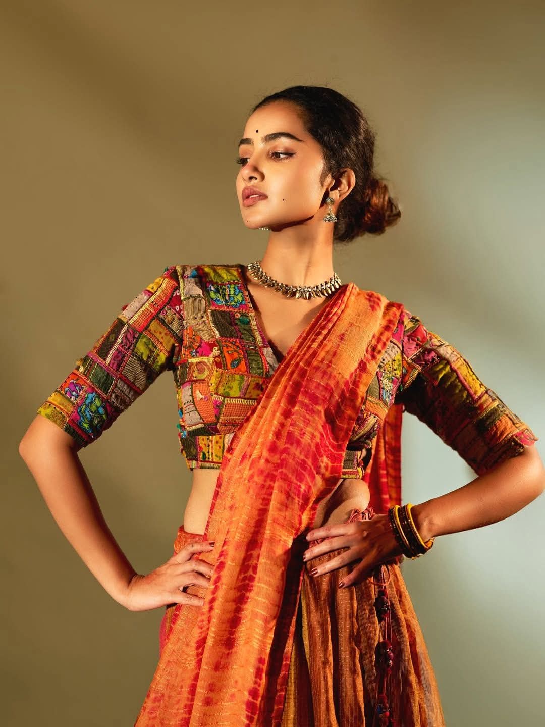 Anupama Parameswaran - Telugu Saree Fashion - Telugu Saree Blouse Model - Telugu Blouse Design - Telugu Blouse Fashion - Telugu Saree Beauty - Telugu Blouse Beauty - Telugu Beautiful Leady Actor - Telugu Blouse Fashion - Telugu Blouse Style - Telugu Girl Photo - Telugu Blouse Photoshoot - Telugu Blouse Shoot