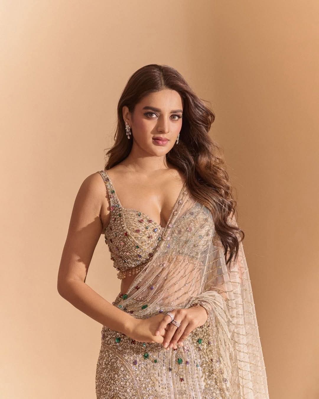Nidhhi Agerwal - Telugu Saree Fashion - Telugu Saree Blouse Model - Telugu Blouse Design - Telugu Blouse Fashion - Telugu Saree Beauty - Telugu Blouse Beauty - Telugu Beautiful Leady Actor - Telugu Blouse Fashion - Telugu Blouse Style - Telugu Blouse Photoshoot - Telugu Blouse Shoot