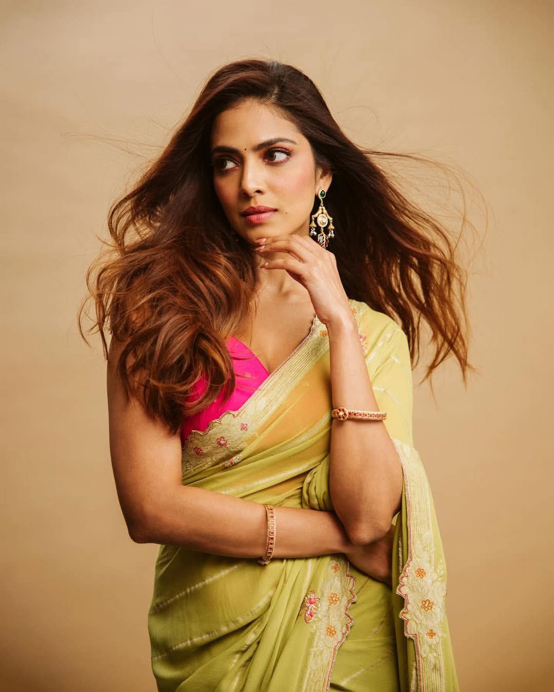Malavika Mohanan - Telugu Saree Fashion - Telugu Saree Blouse Model - Telugu Blouse Design - Telugu Blouse Fashion - Telugu Saree Beauty - Telugu Blouse Beauty - Telugu Girl Photo - Telugu Blouse Fashion - Telugu Blouse Style - Telugu Blouse Photoshoot - Telugu Blouse Shoot