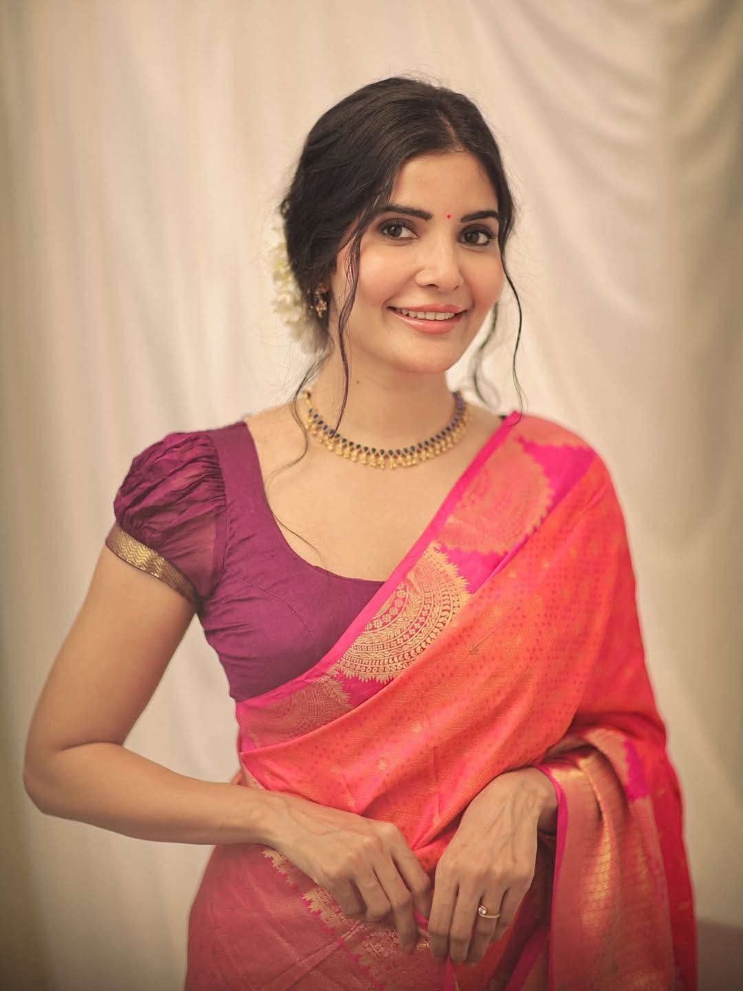 Madhuri - Indian Saree Fashion - Indian Saree Blouse Model - Indian Blouse Design - Indian Blouse Fashion - Indian Saree Beauty - Indian Blouse Beauty - Indian Beautiful Leady Actor - Indian Blouse Fashion - Indian Blouse Style - Indian Hot Leady Photo - Indian Blouse Photoshoot - Indian Blouse Shoot