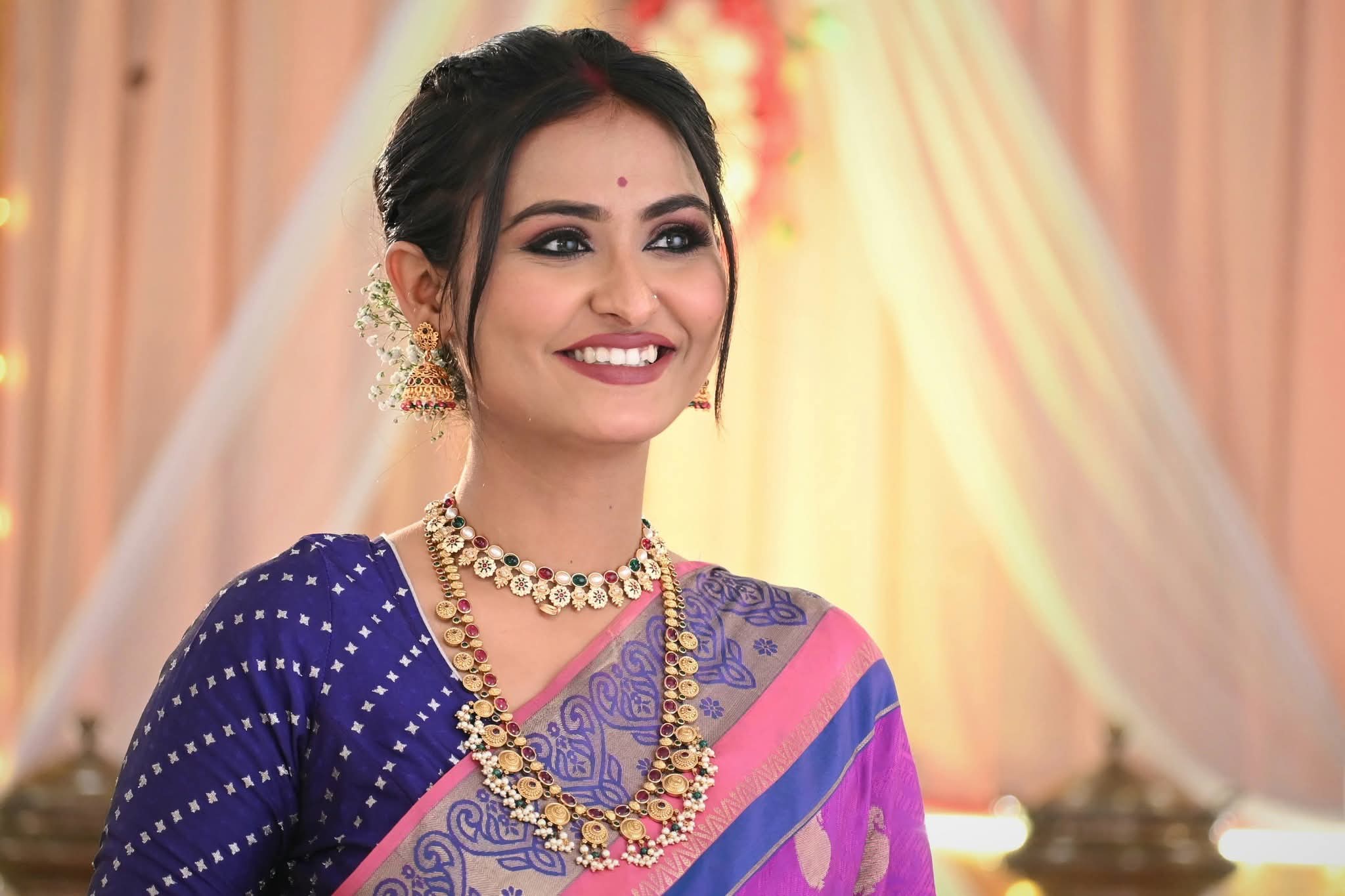 Shinjinee Chakraborty - Kolkata Saree Look - Kolkata Saree Beauty - Kolkata Saree Shoot - Kolkata Saree River - Kolkata Saree Model - Kolkata Saree Sondori - Kolkata Saree Lover - Kolkata Saree Photoshoot