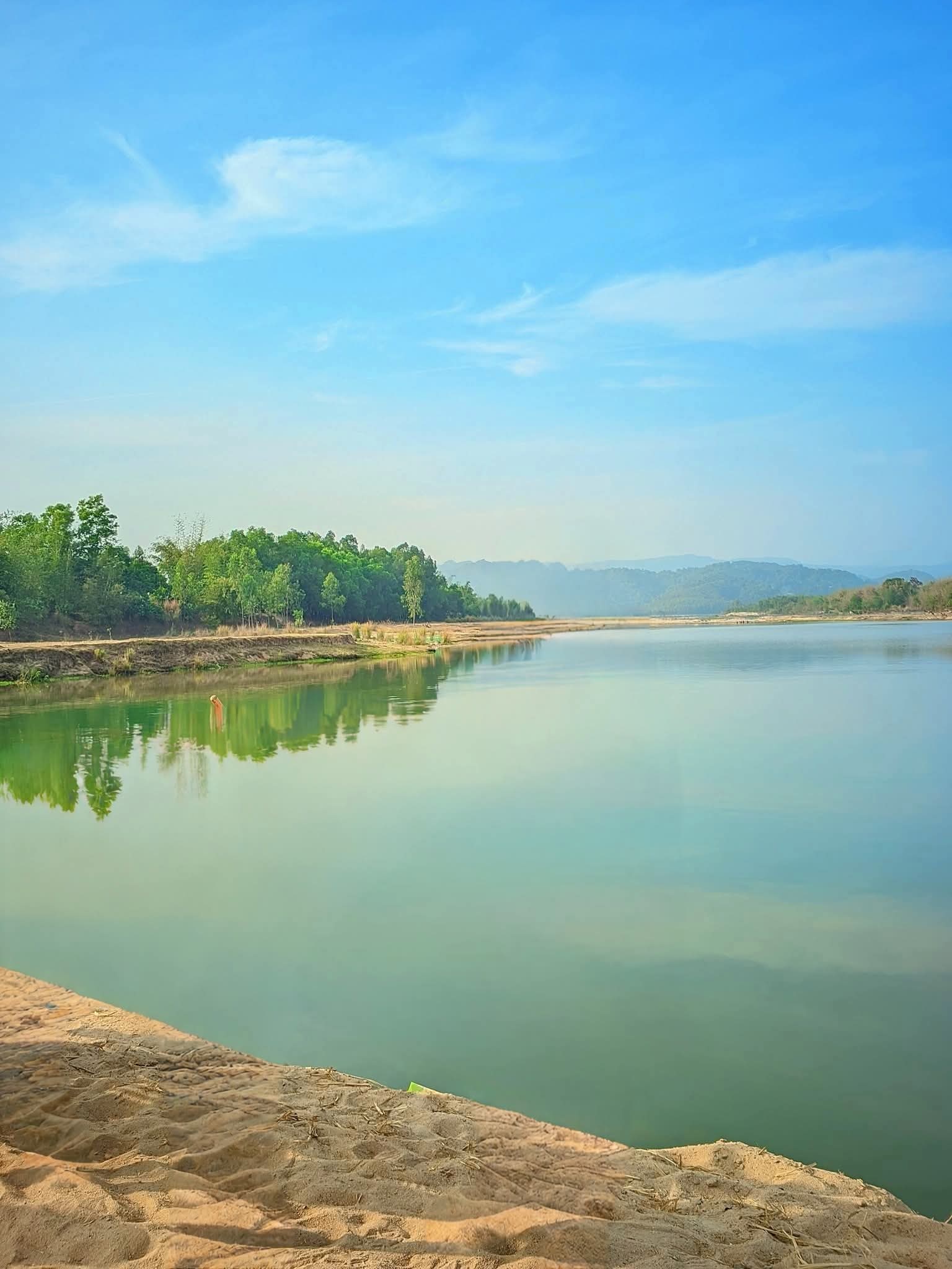 নেত্রকোনার বিজয়পুরে চমৎকার একটি চীনামাটির লেইক, বাংলাদেশ।❤️