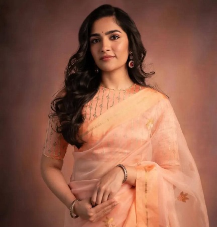 Rukmini Vasanth - Telugu Saree Beauty - Telugu Saree Look - Telugu Saree River - Telugu Saree Fashion - Telugu Blouse Style - Telugu Saree Shoot - Telugu Saree Model - Telugu Beautiful Leady - Telugu Saree Sondori - Telugu Saree Style - Telugu Saree Photoshoot - Telugu Saree Blouse Lover