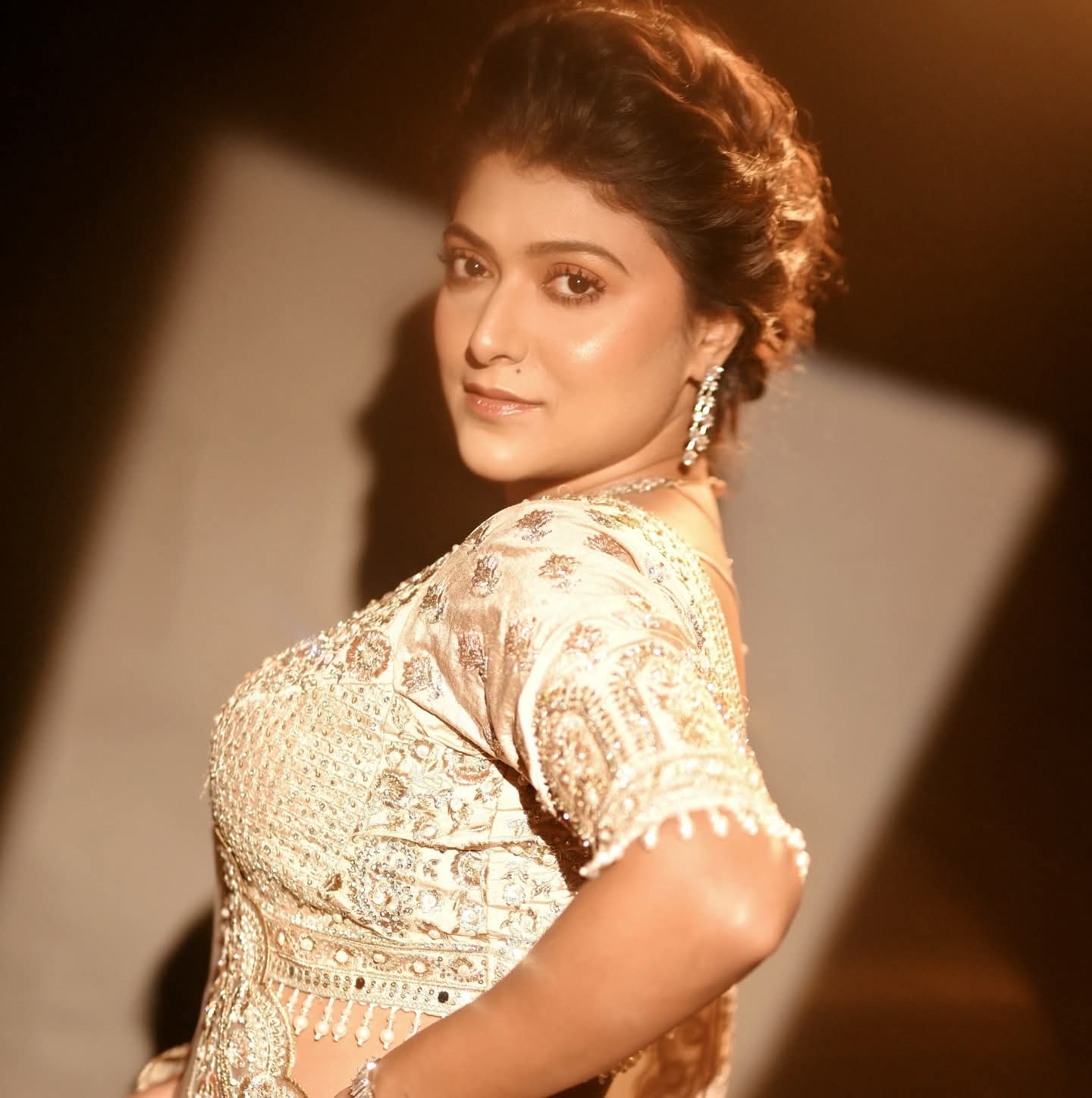 Riya Ganguly - Kolkata Saree Blouse Beauty - Kolkata Saree Blouse Look - Kolkata Saree River - Kolkata Blouse Fashion - Kolkata Blouse Style - Kolkata Saree Shoot - Kolkata Saree Model - Kolkata Beautiful Leady - Kolkata Saree Blouse Sondori - Kolkata Saree Photoshoot - Kolkata Saree Blouse Lover