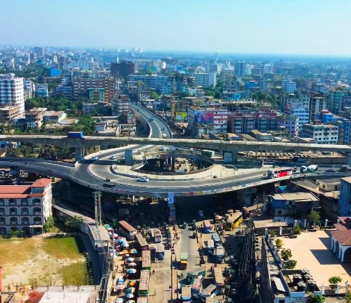 গাজীপুরের গুরুত্বপূর্ণ চৌরাস্তা বৃত্তাকার ফ্লাইওভার। গাজীপুর, বাংলাদেশ।