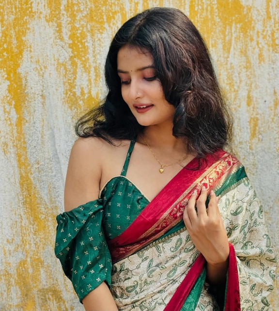 Bratati Ghosh - Kolkata Saree Blouse Look - Kolkata Saree Blouse Fashion - Kolkata Saree Blouse Style - Kolkata Saree Blouse Model - Kolkata Saree Blouse Shoot - Kolkata Saree Blouse Lover - Kolkata Saree Blouse Sondori - Kolkata Saree Blouse Photoshoot