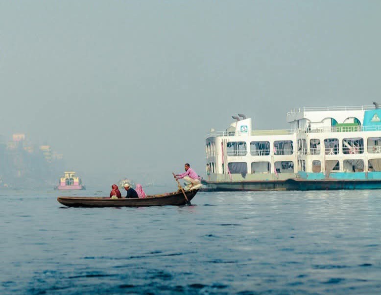 বুড়িগঙ্গা নদীর সুন্দর ছবি।
