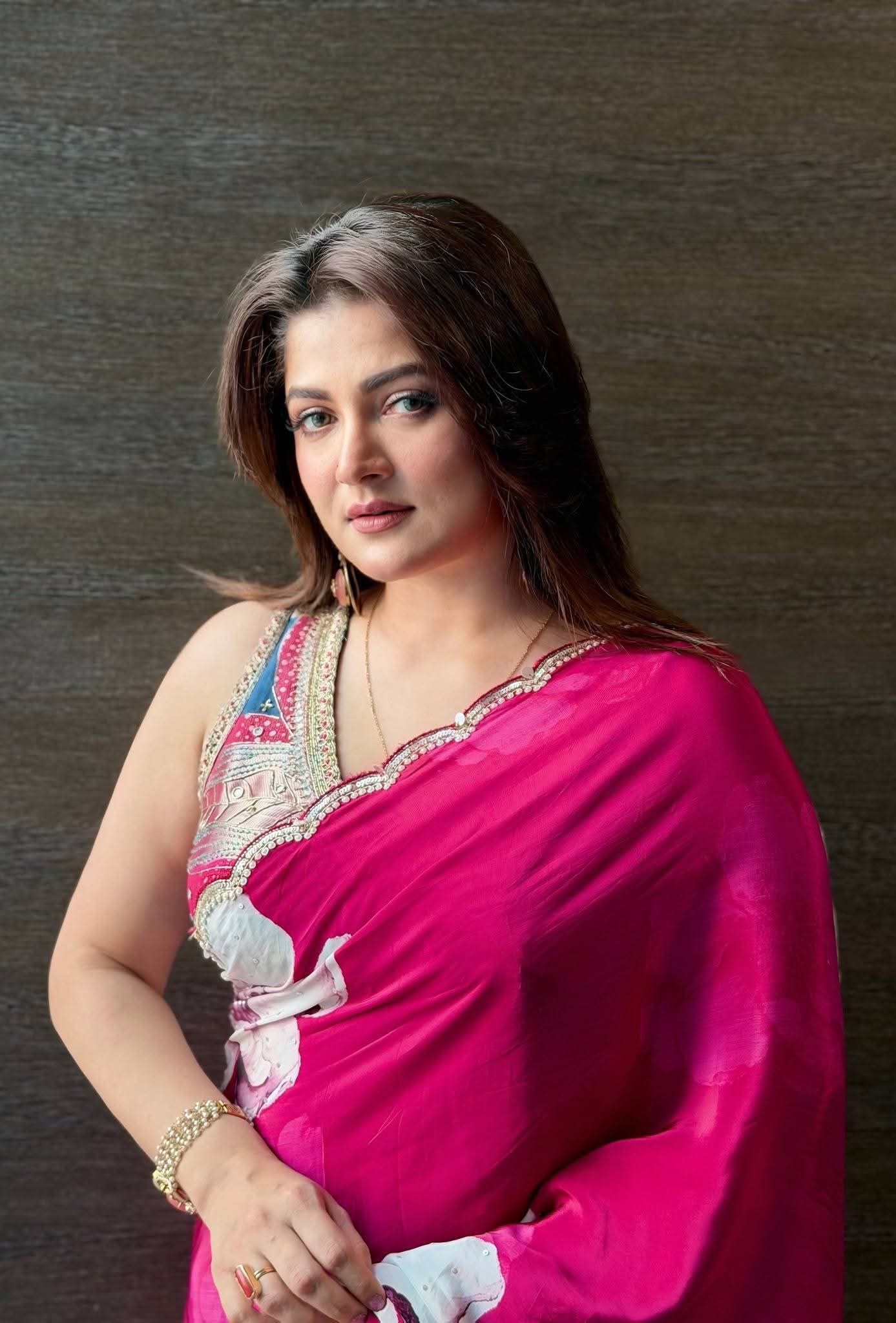 Srabanti Chatterjee - Kolkata Saree Blouse Sondori - Kolkata Saree Blouse Beauty - Kolkata Saree Blouse Model - Kolkata Saree Blouse Lover - Kolkata Hot Girl Photo - Kolkata Saree Blouse Shoot - Kolkata Saree Blouse Fashion - Kolkata Blouse Design - Kolkata Saree River - Kolkata Saree Blouse Look - Kolkata Saree Blouse Style - Kolkata Saree Blouse Photoshoot
#SrabantiChatterjee #Srabanti #SareeFashion #SareeLover #BlouseStyle #BlouseFashion