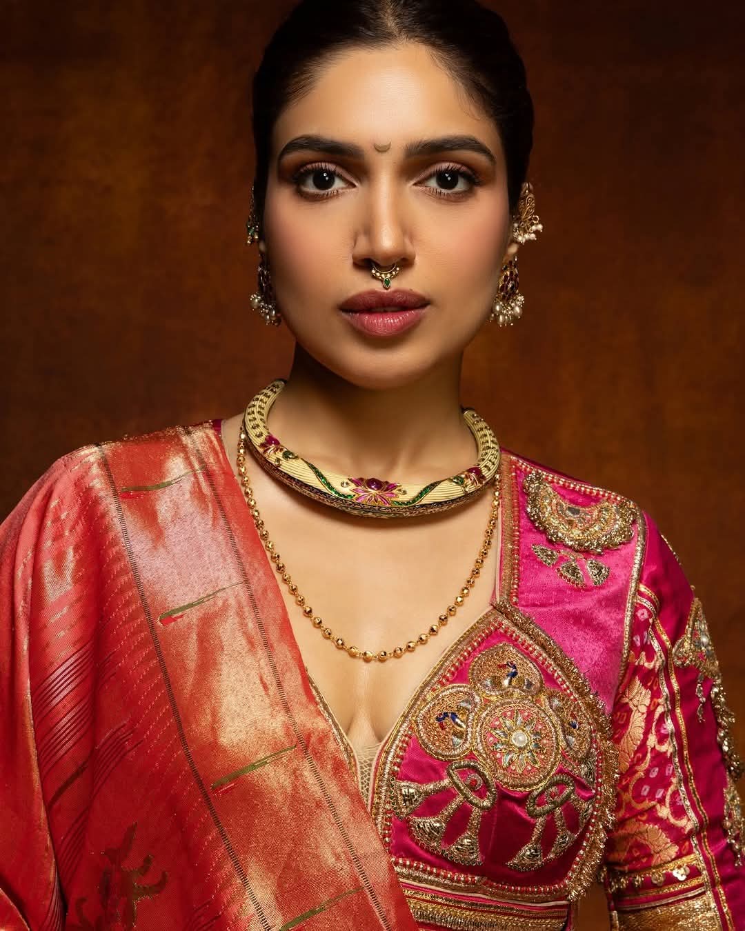 Bhumi Pednekar - Bollywood Saree Blouse Style - Bollywood Saree Blouse Sondori - Bollywood Saree Blouse Beauty - Bollywood Saree Blouse Model - Bollywood Saree Blouse Lover - Bollywood Hot Girl Photo - Bollywood Saree Blouse Shoot - Bollywood Saree Blouse Fashion - Bollywood Blouse Design - Bollywood Saree River - Bollywood Saree Blouse Look - Bollywood Saree Blouse Style - Bollywood Saree Blouse Photoshoot
#BhumiPednekar #SareeBlouse #bollywood #Saree #FewLook #Blouse