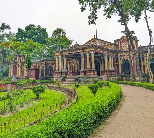ঐতিহাসিক প্রত্নতাত্ত্বিক নিদর্শন শশীলজ রাজবাড়ী। কাচারি, ময়মনসিংহ, বাংলাদেশ।🇧🇩
#রাজবাড়ী #ঐতিহাসিক #ফিউলুক #ময়মনসিংহ #বাংলাদেশ