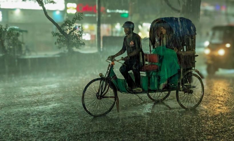 বৃষ্টির মুগ্ধতায় ধুয়ে যাক শ্রেয়সীর অভিমান!