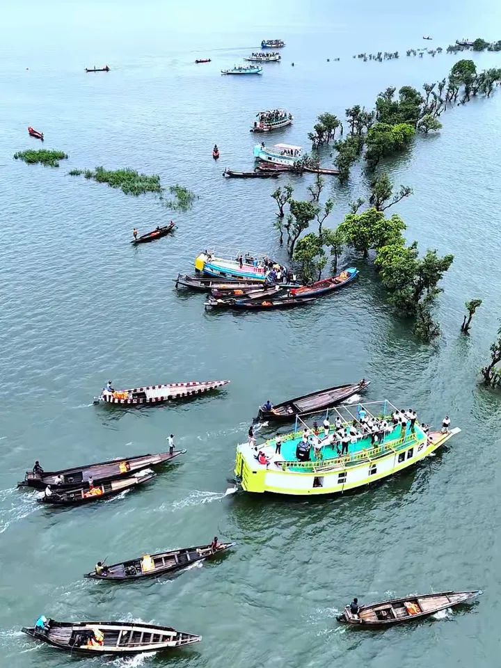 টাঙ্গুয়ার হাওরের সুন্দর দৃশ্য। টাঙ্গুয়ার হাওর, বাংলাদেশ।🇧🇩