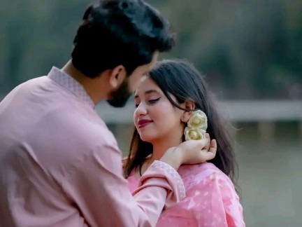 প্রিয় মানুষের রাগ ভাঙাতে মিষ্টি কথার দরকার হয় না, একটু যত্নই যথেষ্ট!😌🌸