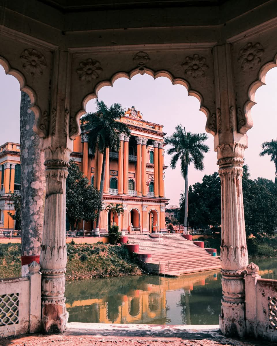 Kathgola Bagan Connector Road, Kathgola, Murshidabad, West Bengal, India
#travel #photography #architecture #India