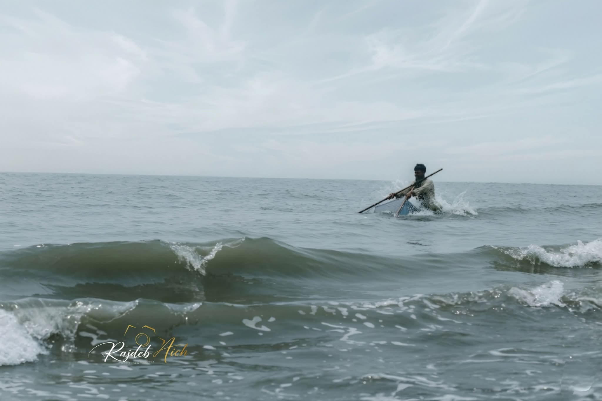 স্রোতের বিপরীতে টিকে থাকার নামই জীবন।🌊